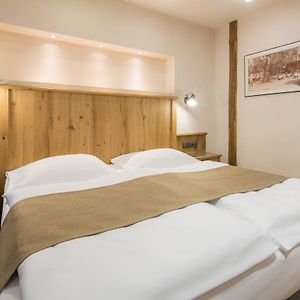Large Double or Twin Room